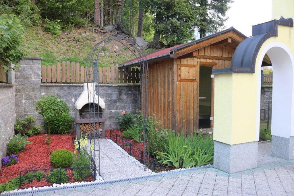 Landhaus Katharina Bis 12 Personen Mit Saunachalet Und Blick Auf Die Bergwelt Des Zillertals Hippach Exterior photo