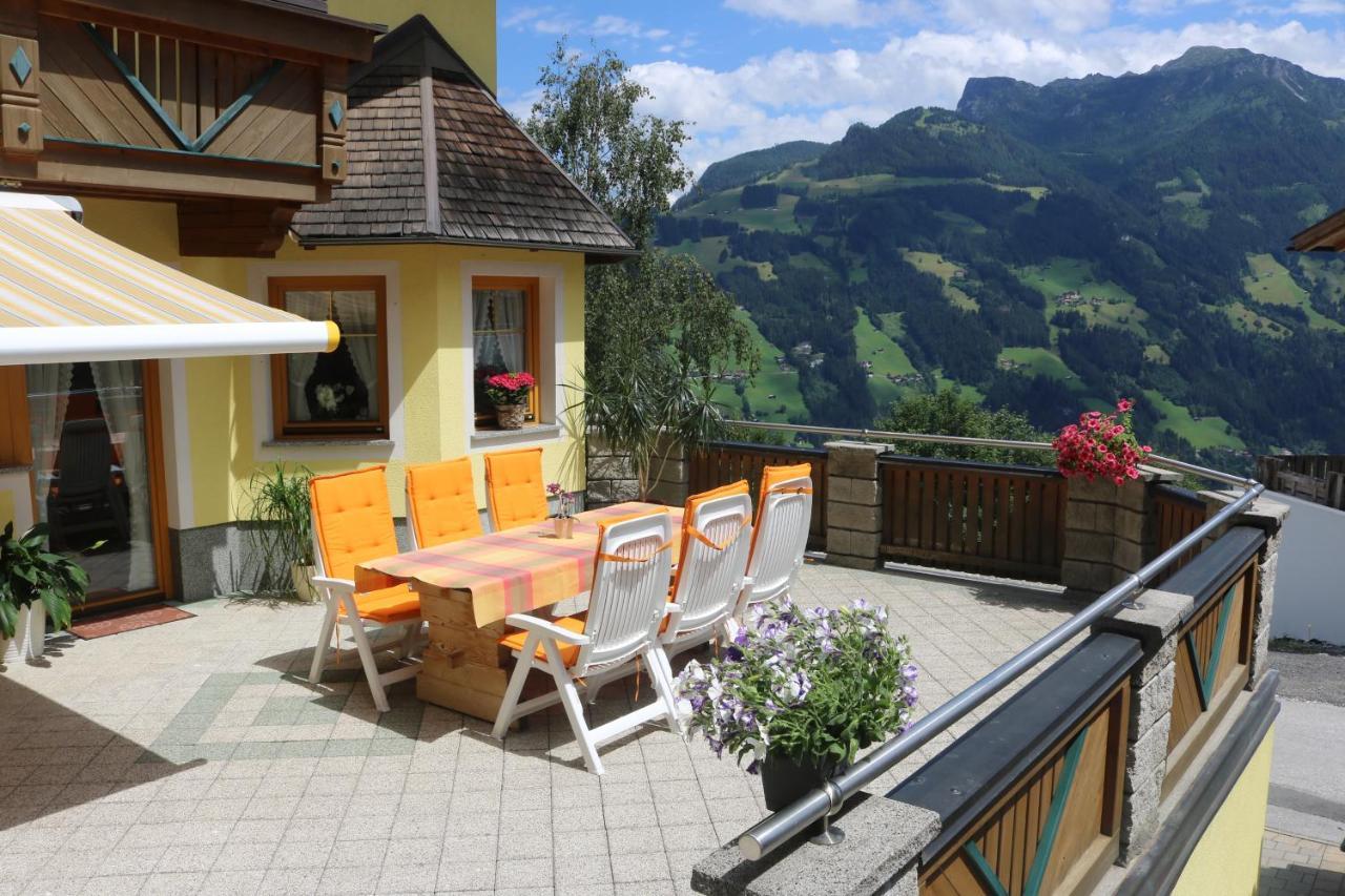Landhaus Katharina Bis 12 Personen Mit Saunachalet Und Blick Auf Die Bergwelt Des Zillertals Hippach Exterior photo